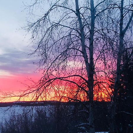 Mabuhay Lakeside Manor Bed & Breakfast Yellowknife Dış mekan fotoğraf