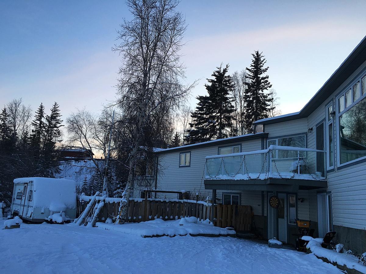 Mabuhay Lakeside Manor Bed & Breakfast Yellowknife Dış mekan fotoğraf