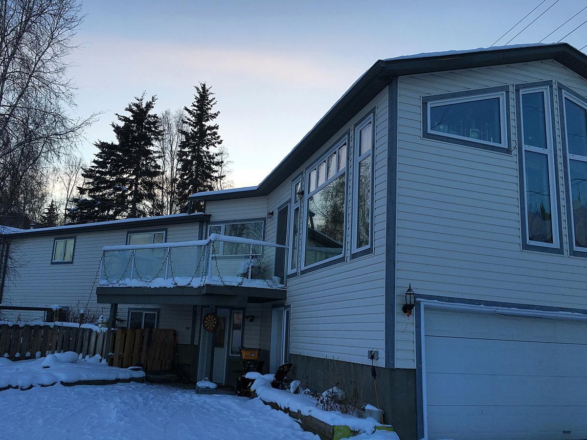 Mabuhay Lakeside Manor Bed & Breakfast Yellowknife Dış mekan fotoğraf