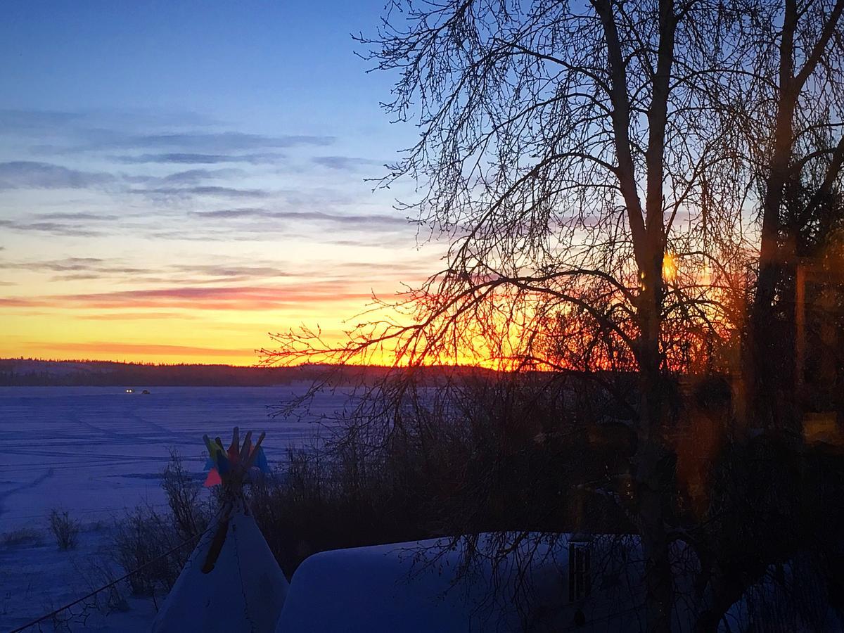 Mabuhay Lakeside Manor Bed & Breakfast Yellowknife Dış mekan fotoğraf