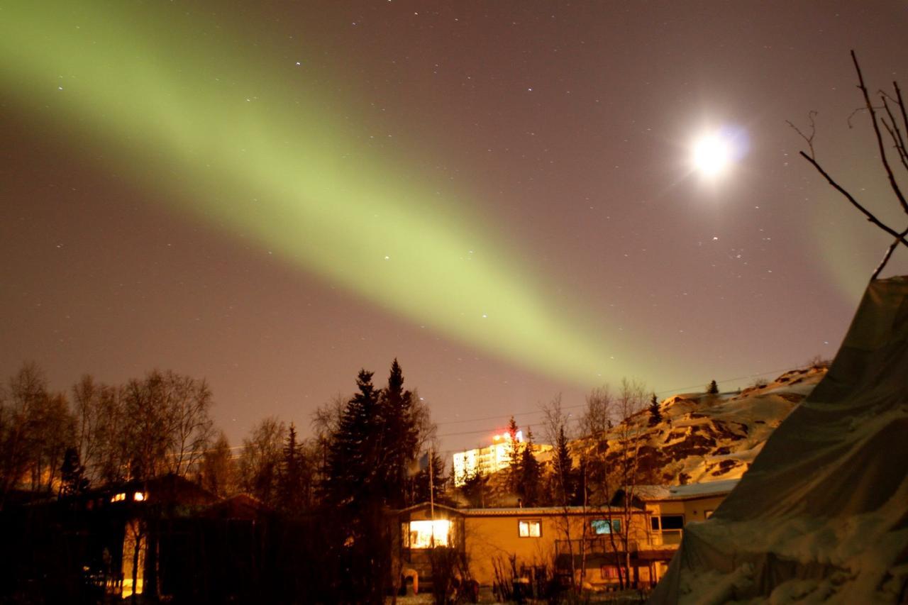 Mabuhay Lakeside Manor Bed & Breakfast Yellowknife Dış mekan fotoğraf