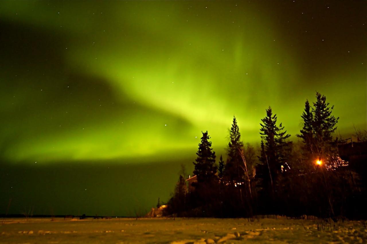 Mabuhay Lakeside Manor Bed & Breakfast Yellowknife Dış mekan fotoğraf