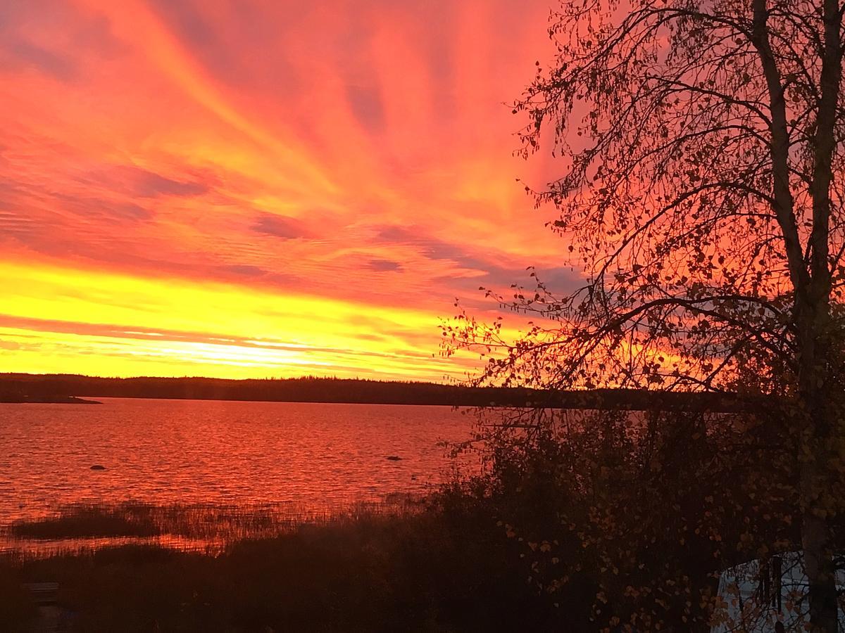 Mabuhay Lakeside Manor Bed & Breakfast Yellowknife Dış mekan fotoğraf