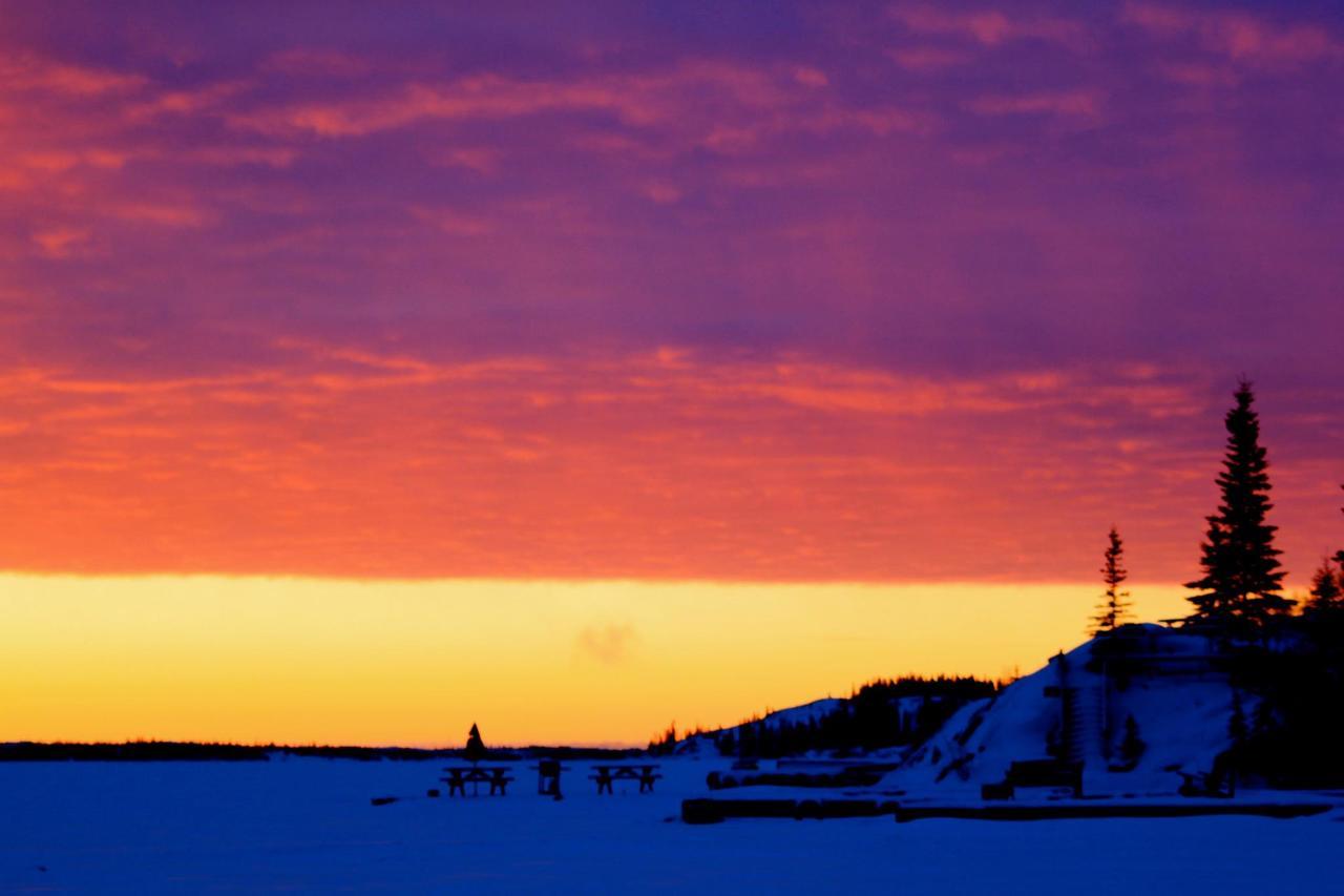 Mabuhay Lakeside Manor Bed & Breakfast Yellowknife Dış mekan fotoğraf