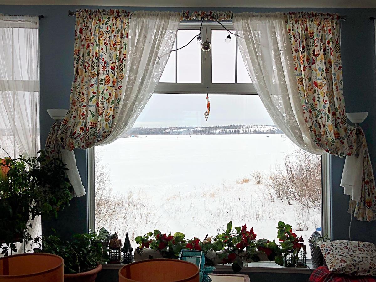 Mabuhay Lakeside Manor Bed & Breakfast Yellowknife Dış mekan fotoğraf