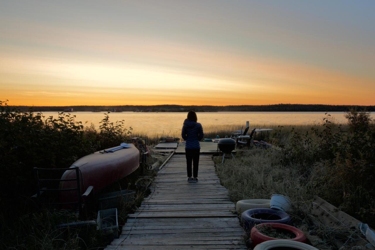 Mabuhay Lakeside Manor Bed & Breakfast Yellowknife Dış mekan fotoğraf