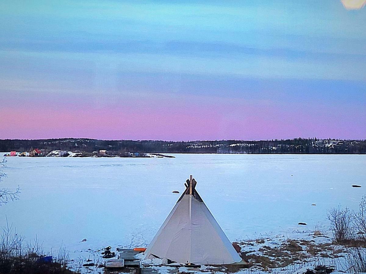 Mabuhay Lakeside Manor Bed & Breakfast Yellowknife Dış mekan fotoğraf